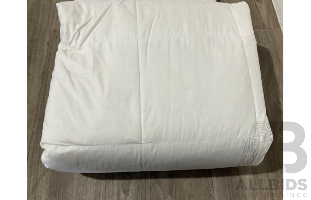 DOWNIA (QTWD5044SQ) Four Seasons 2-Quilt System - ORP $599.00
