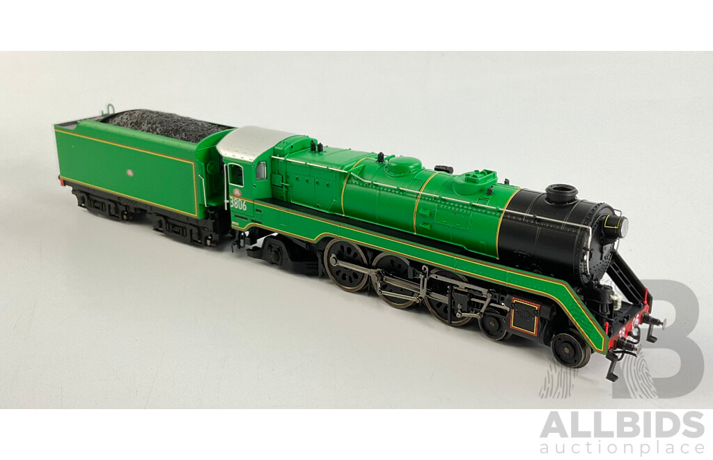 Australian Railway Models HO Scale C38 Class 4-6-2 Pacific Express Passenger Locomotive, In Original Box