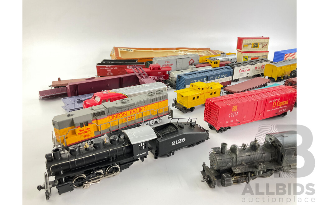 Collection of HO Scale Rolling Stock, Including Tyco, Varney and More