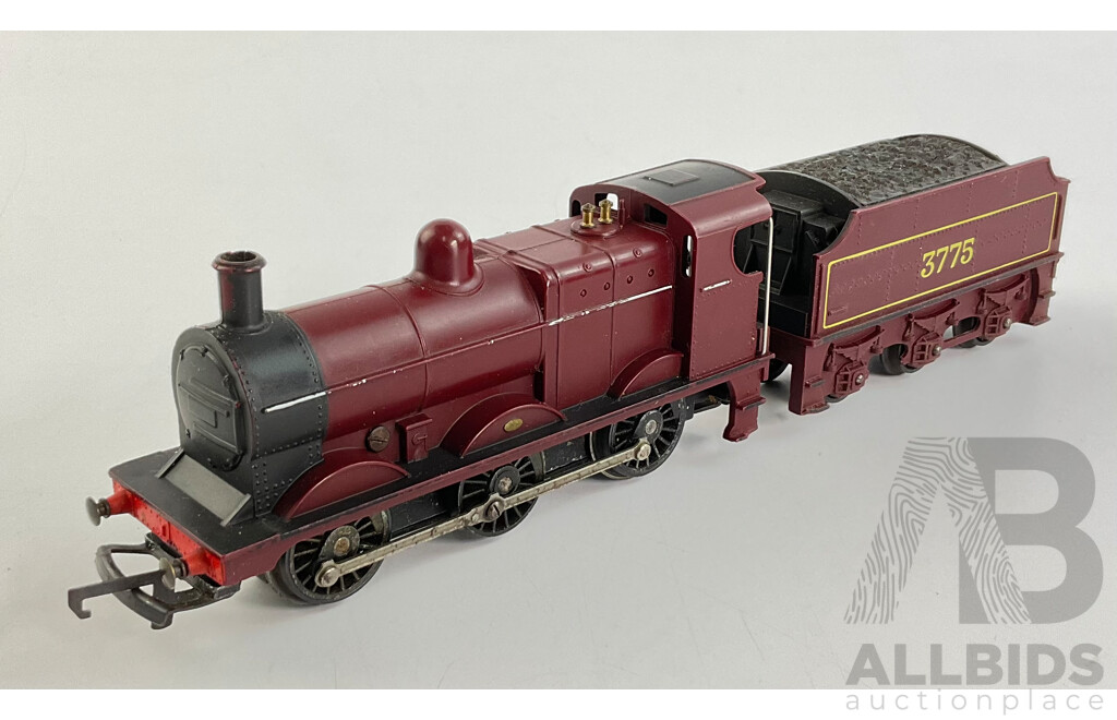 Vintage Triang R251 Locomotive and Coal Car