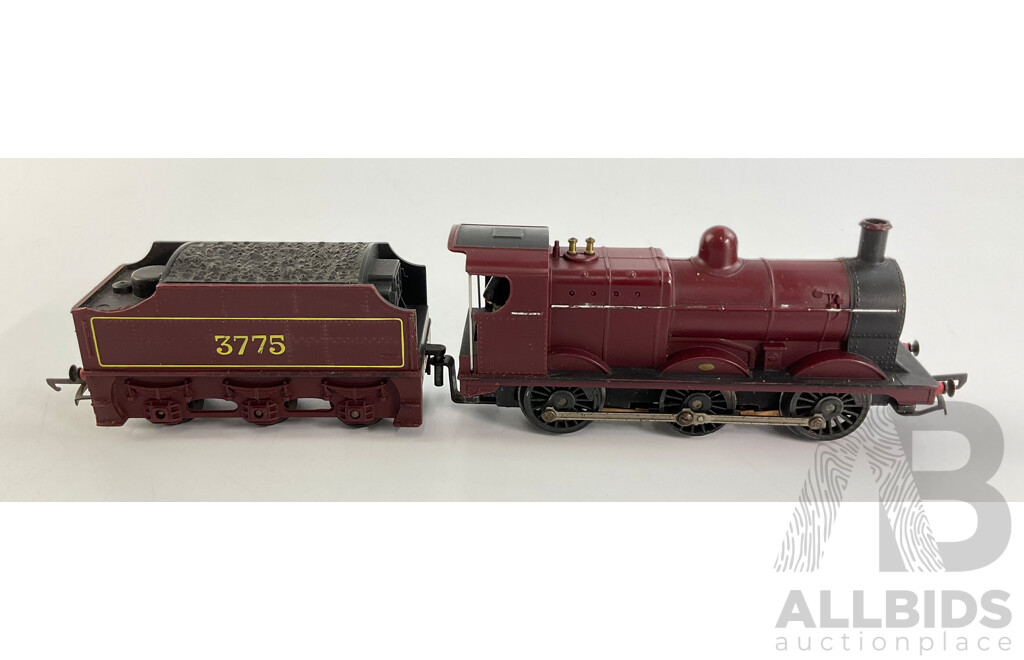 Vintage Triang R251 Locomotive and Coal Car