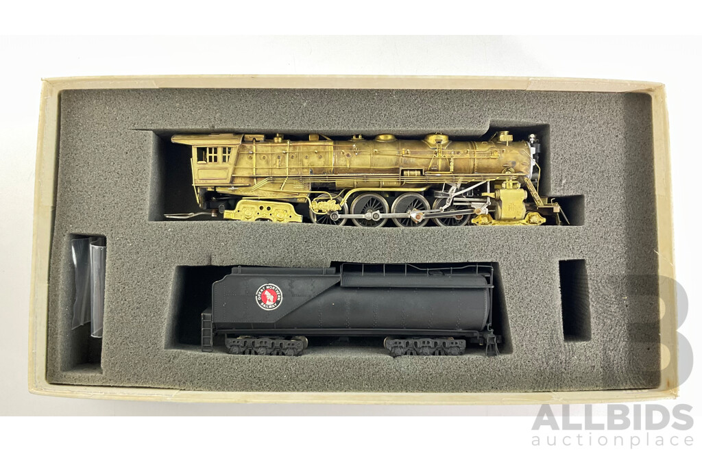 Great Northern Railway Tenshodo Brass Steam Locomotive with Oil Tender, HO Scale