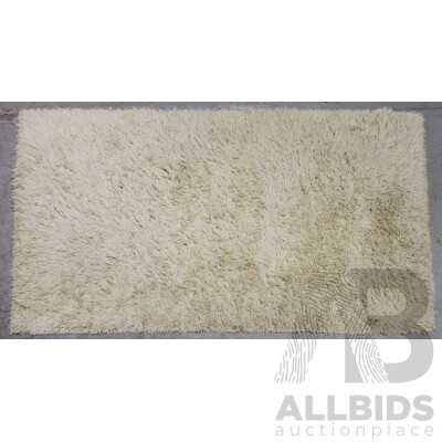 White Woollen Flokati Style Floor Covering