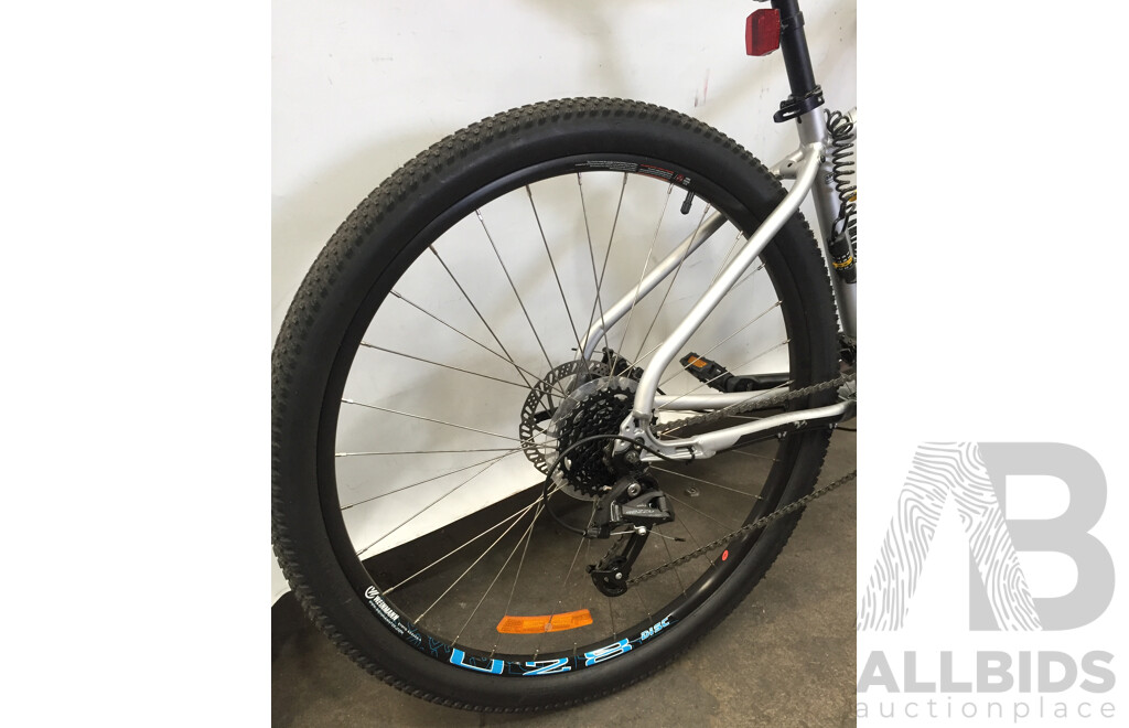 Malvern Star Axis 1 8-Speed Mountain Bike