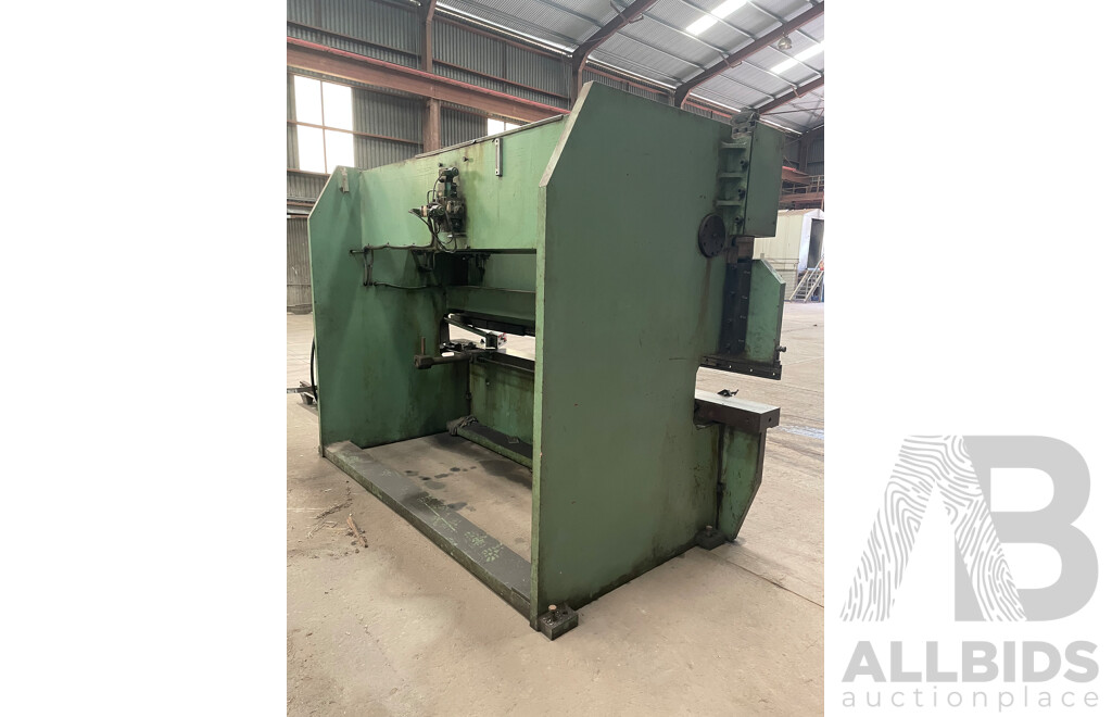 9/1993 100 Tonne Tianshui Hydraulic Press Brake