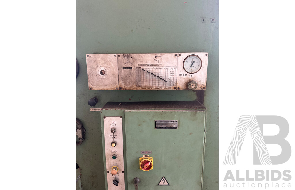 9/1993 100 Tonne Tianshui Hydraulic Press Brake