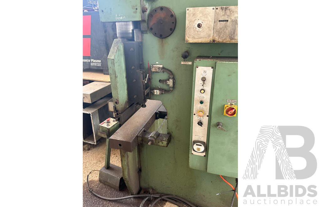 9/1993 100 Tonne Tianshui Hydraulic Press Brake