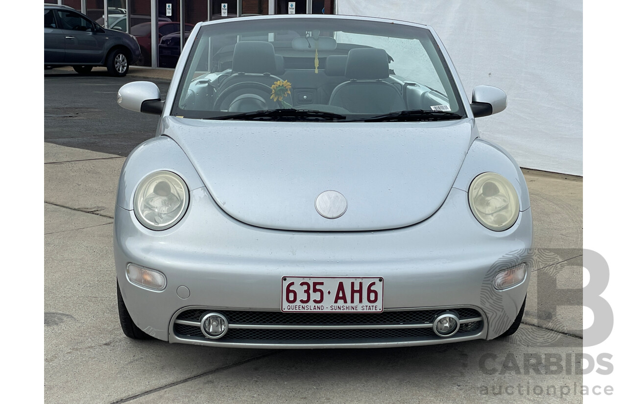 1/2006 Volkswagen Beetle Cabriolet 9C 2d Cabriolet Silver 2.0L