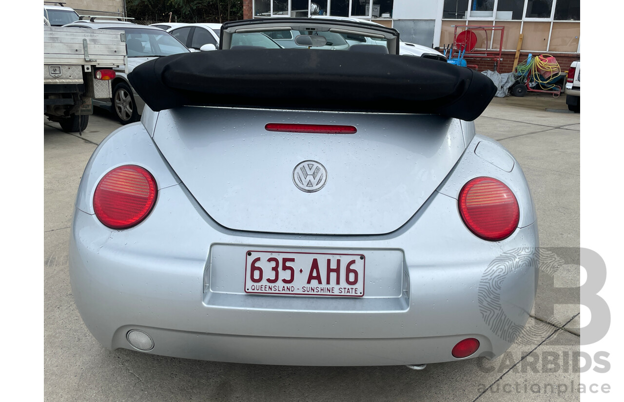 1/2006 Volkswagen Beetle Cabriolet 9C 2d Cabriolet Silver 2.0L