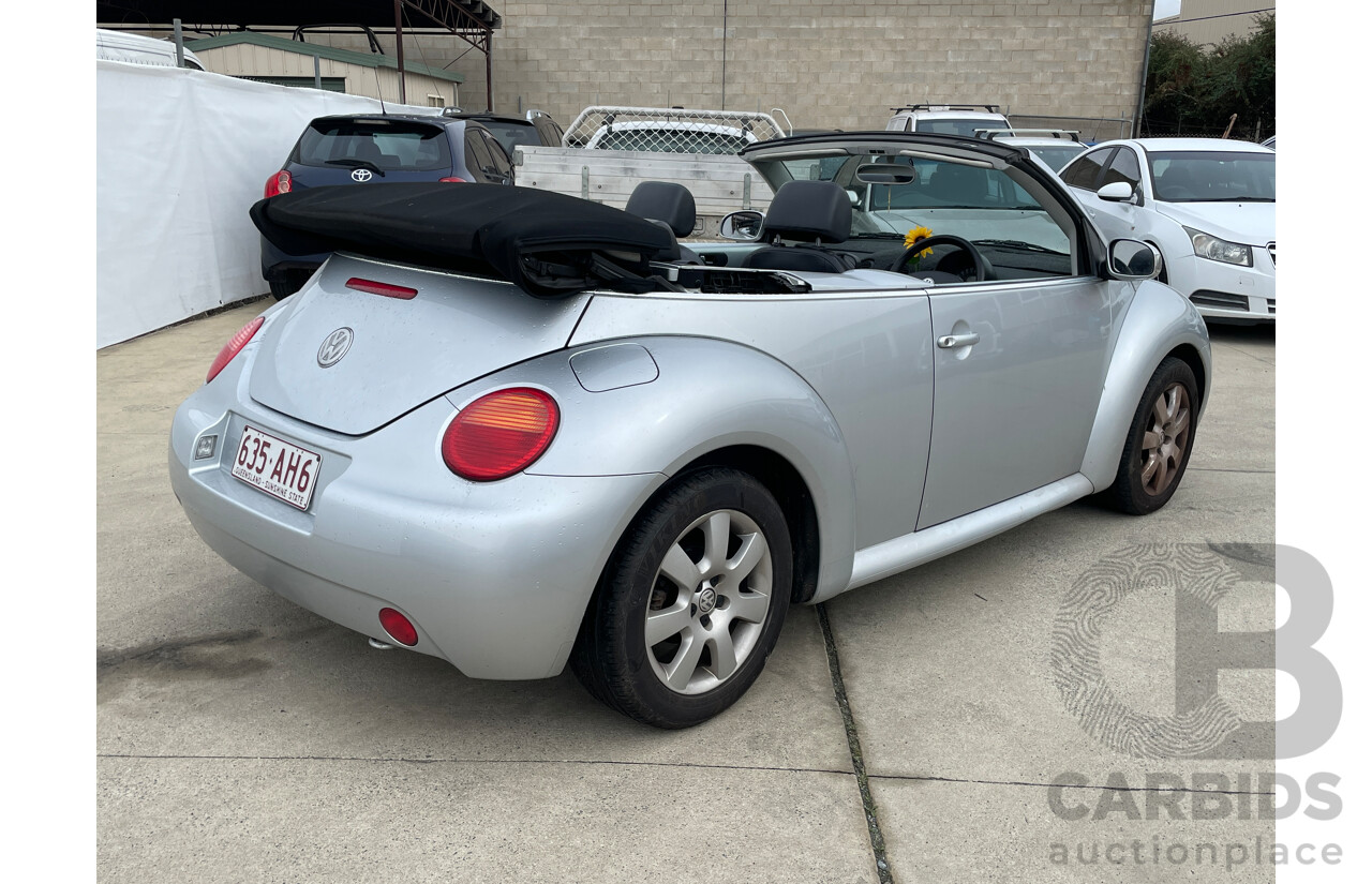 1/2006 Volkswagen Beetle Cabriolet 9C 2d Cabriolet Silver 2.0L