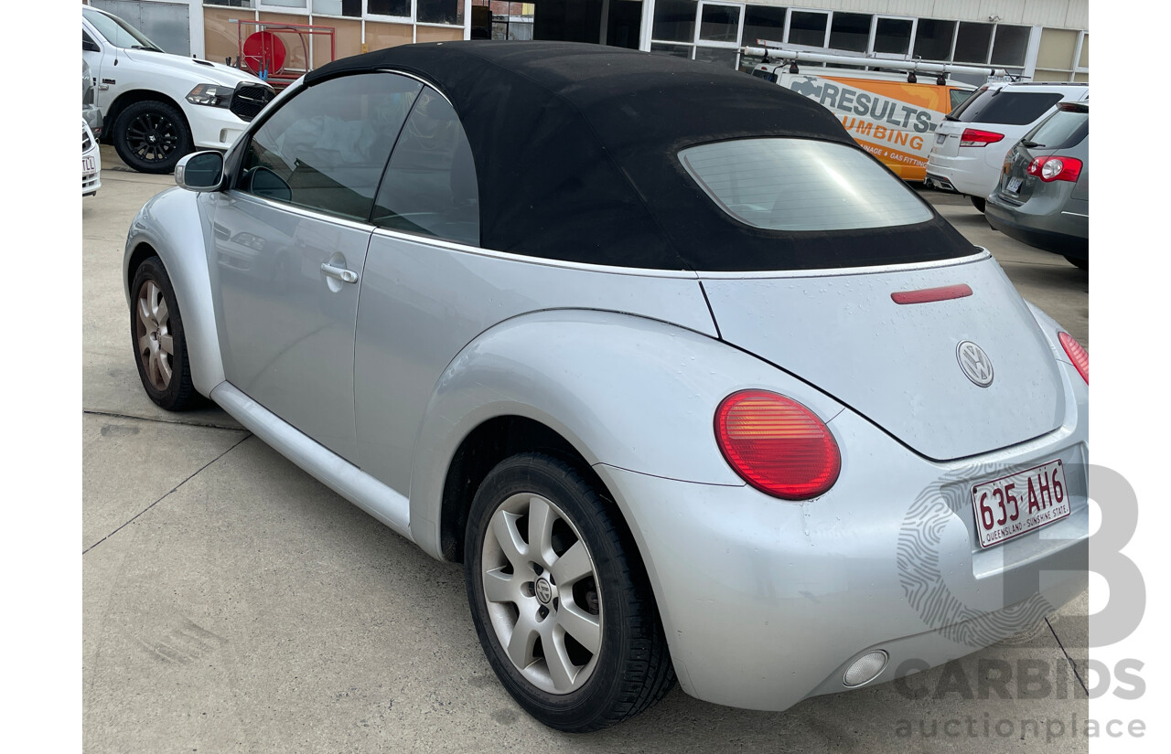 1/2006 Volkswagen Beetle Cabriolet 9C 2d Cabriolet Silver 2.0L