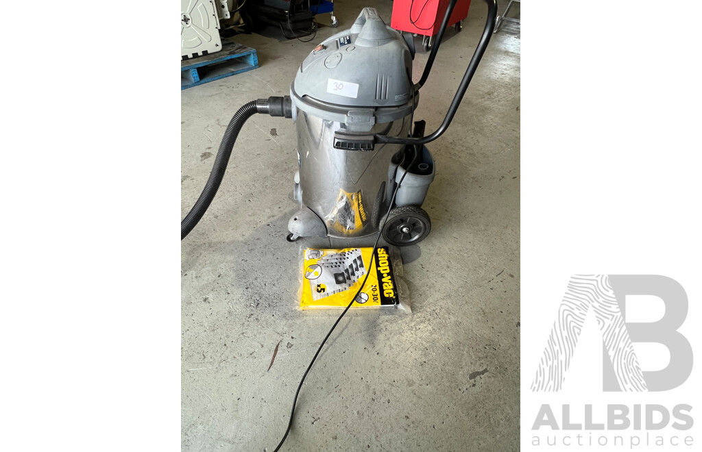 Ultra 60-1 IND Shop Vac & Attachments