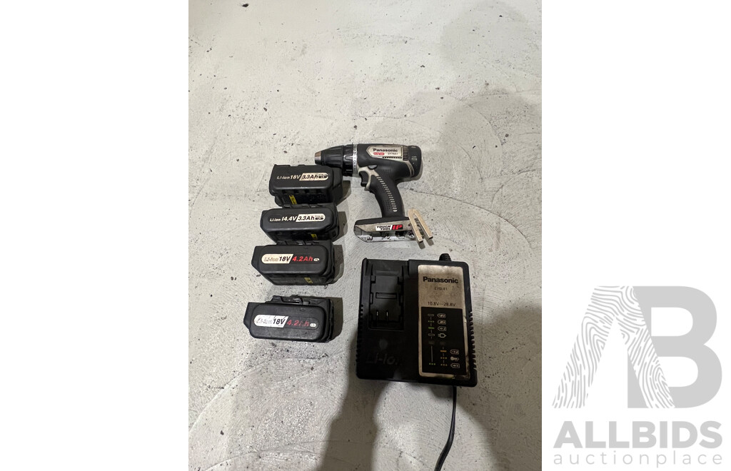 Panasonic Drill / Driver, 4x Panasonic Batteries & 1x Panasonic Battery Charger