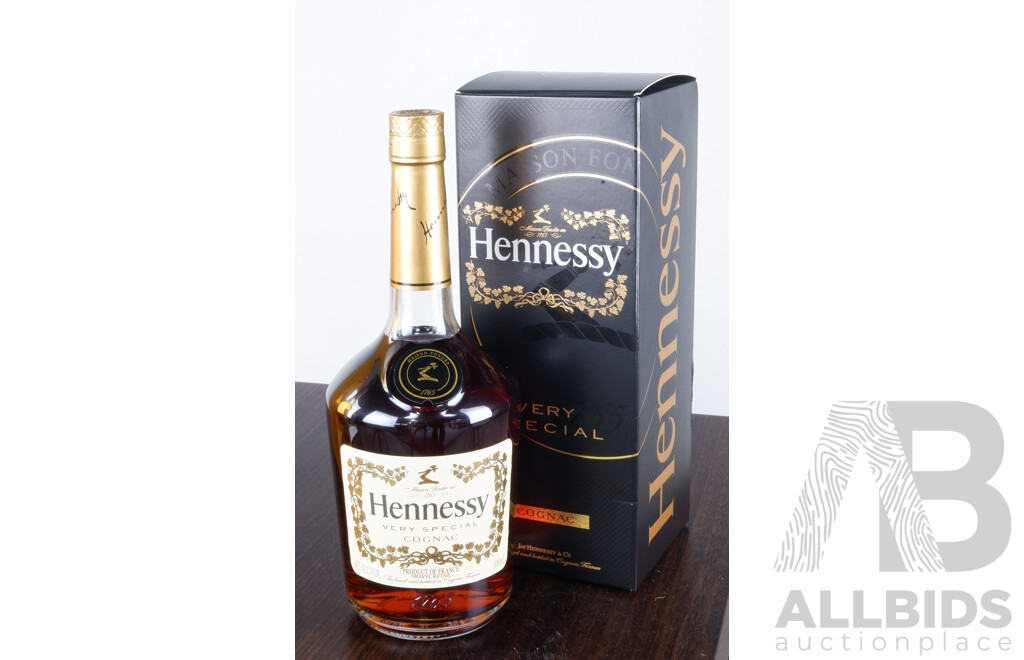 Hennessy Very Special Cognac, 1 Litre Bottle in Presentation Box