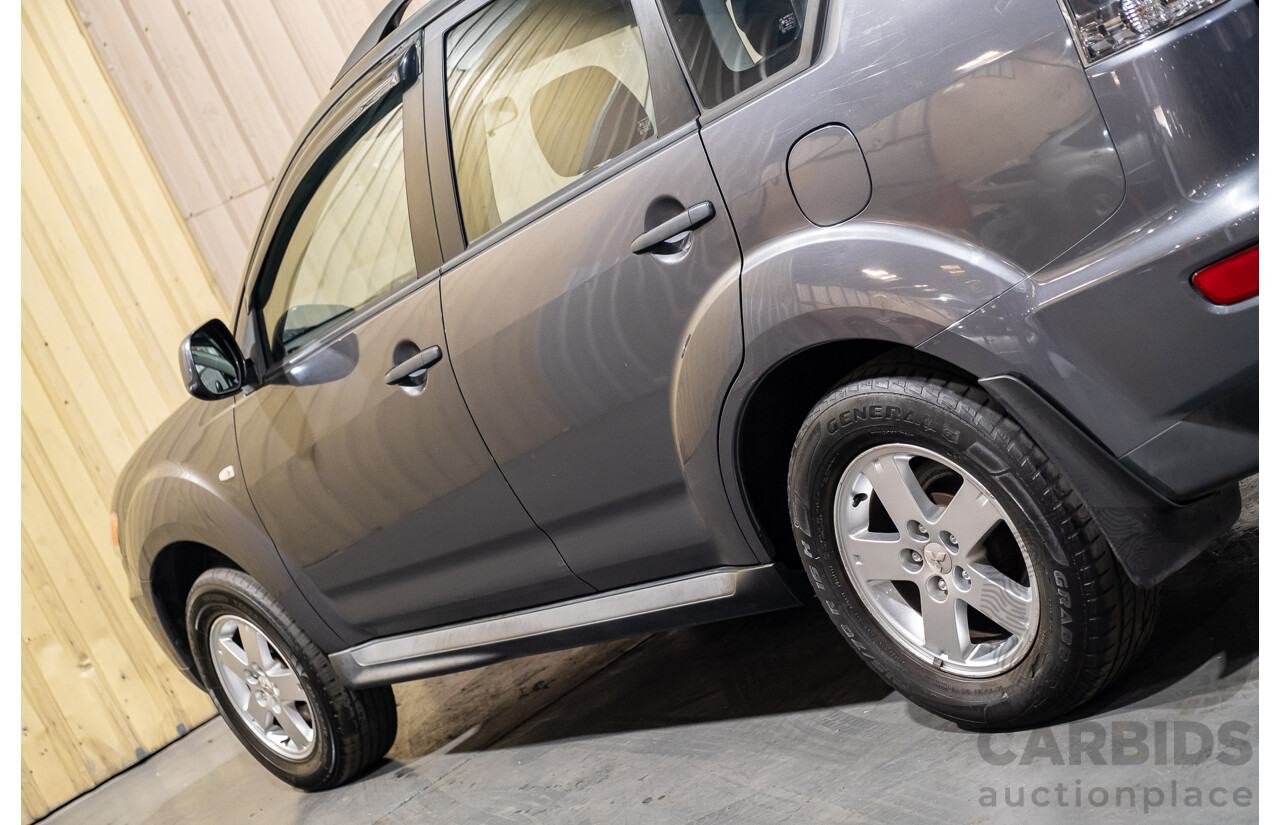 10/2010 Mitsubishi Outlander LS (4x4) ZH MY11 4d Wagon Grey 2.4L