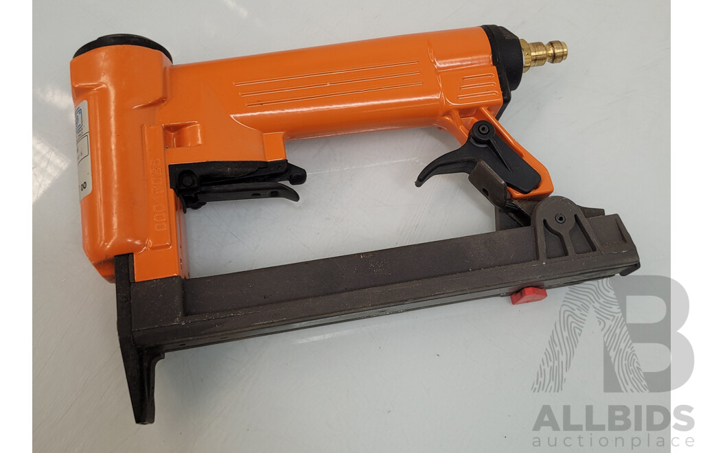 Fasco Air Staple Gun