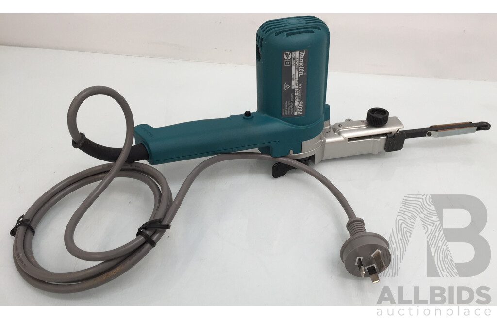 Makita Corded 9mm Belt Sander