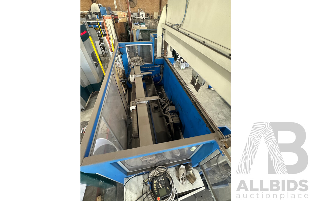 "2010 LAG GBS R 100-3000"  100Ton Press Brake with 6 Axis Staubli TX200 Robot