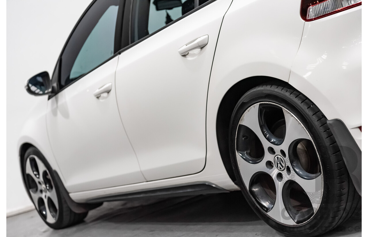 8/2011 Volkswagen Golf GTi 1K MY11 5d Hatchback White 2.0L Turbo