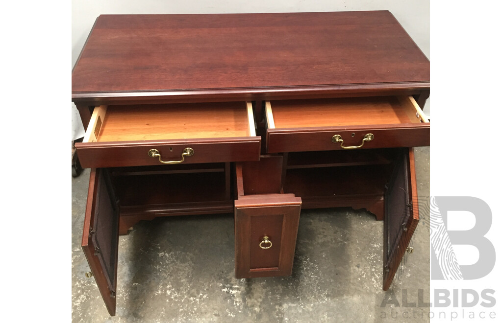 Drexel Heritage Wooden Entertainment Unit