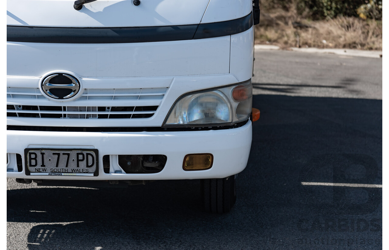 11/2010 Hino 300C Pantech Wide 2 White 4.0L Turbo Diesel