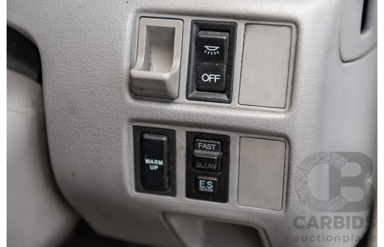11/2010 Hino 300C Pantech Wide 2 White 4.0L Turbo Diesel