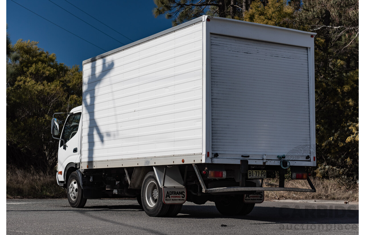 11/2010 Hino 300C Pantech Wide 2 White 4.0L Turbo Diesel
