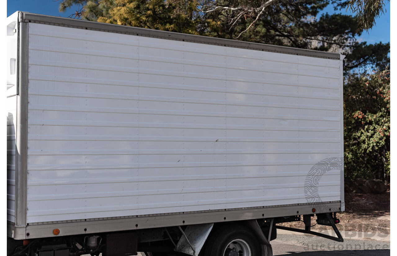 11/2010 Hino 300C Pantech Wide 2 White 4.0L Turbo Diesel