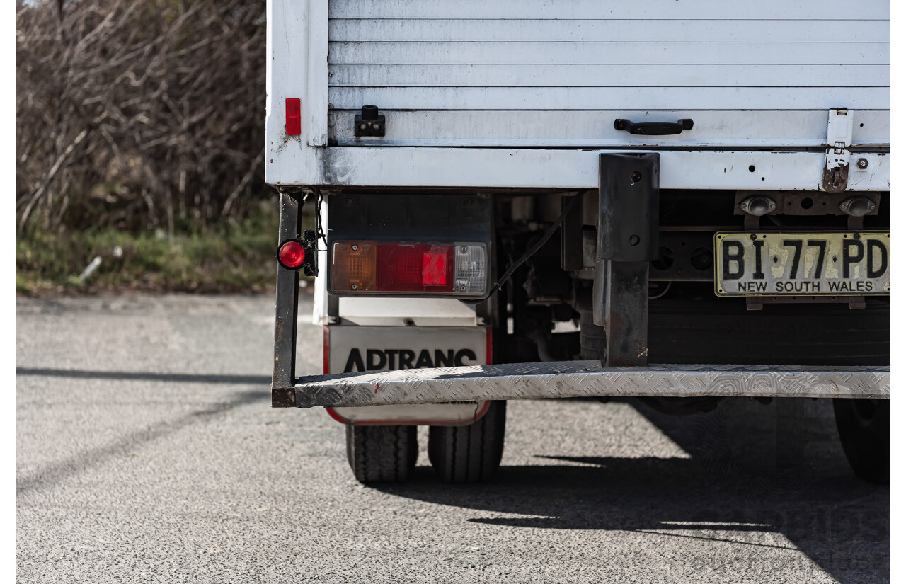 11/2010 Hino 300C Pantech Wide 2 White 4.0L Turbo Diesel