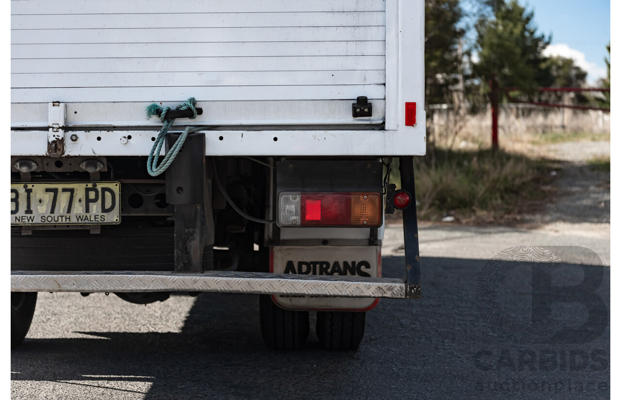 11/2010 Hino 300C Pantech Wide 2 White 4.0L Turbo Diesel