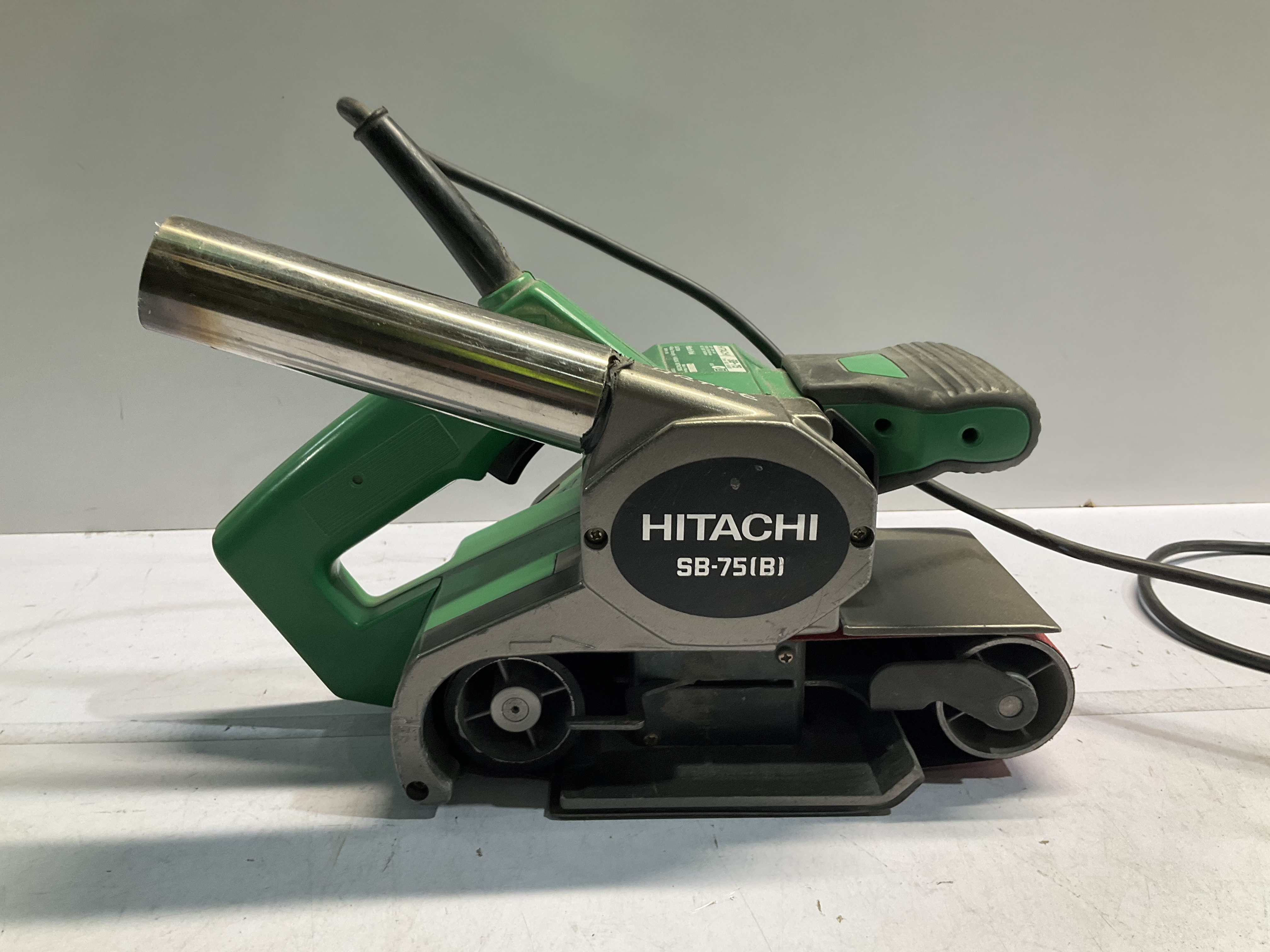 Hitachi belt outlet sander