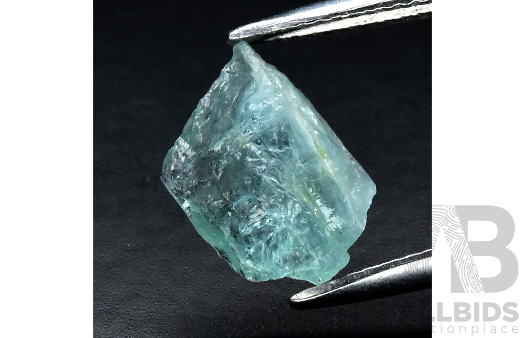 Natural Aquamarine: Uncut