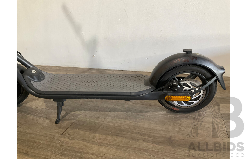 SEGWAY Ninebot F20A Kickscooter (Black) - Estimated ORP $1199