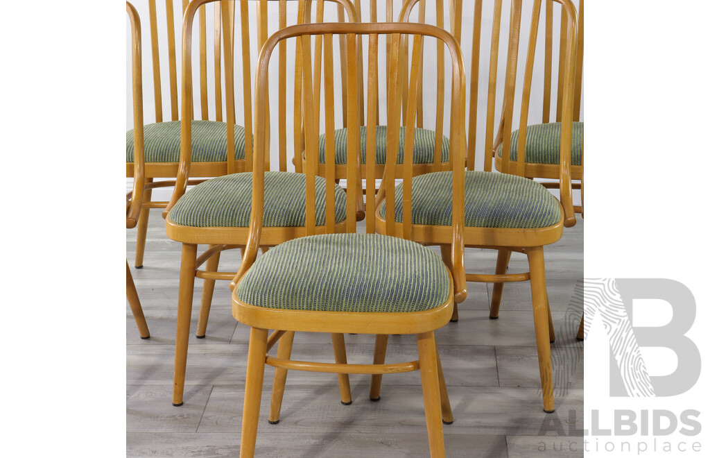 Eight Mid Century Ligna Drevounia Bentwood Dining Chairs