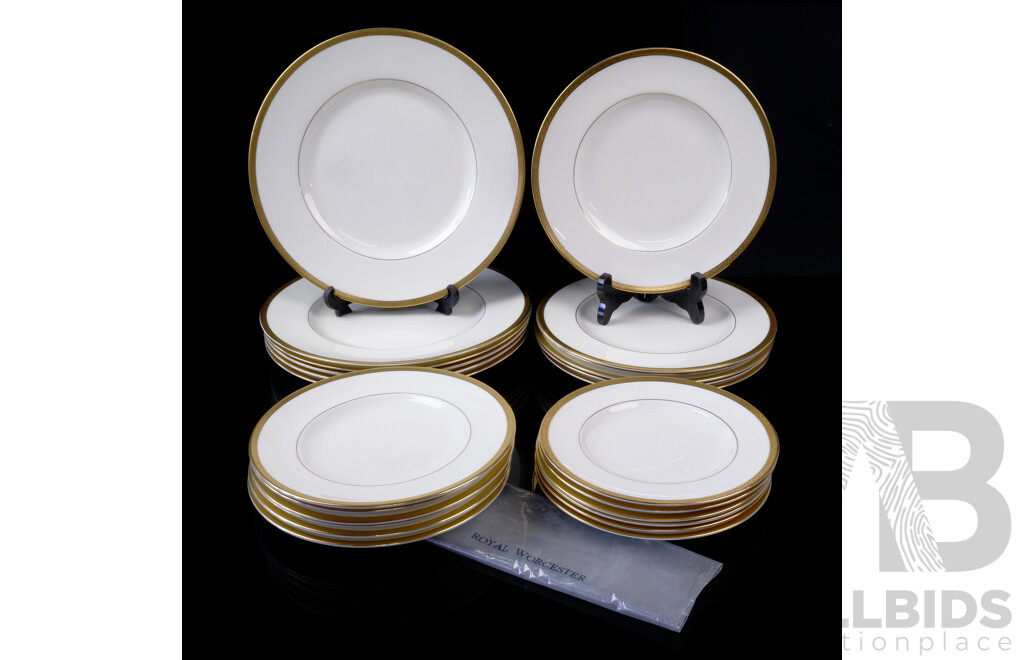 Vintage Royal Worcester Fine Bone China 24 Piece Dinner Service in Coventry Pattern in Original Wrappers