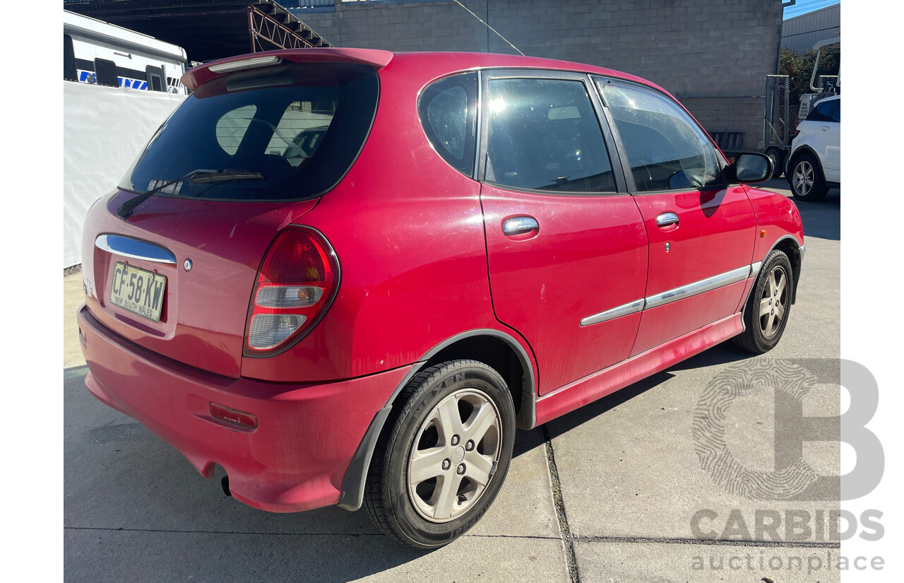 11/2000 Daihatsu Sirion GTvi  5d Hatchback Red 1.3L