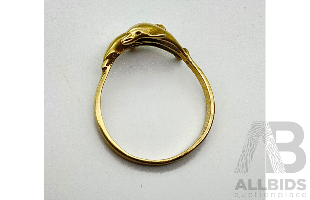 9CT Gold Dolphin Ring, Size V - 2.54 Grams