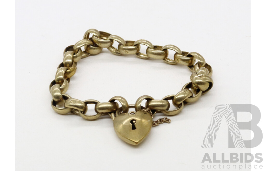 9ct Oval Belcher Link Bracelet with Heart Clasp, Weighs 22.87 Grams