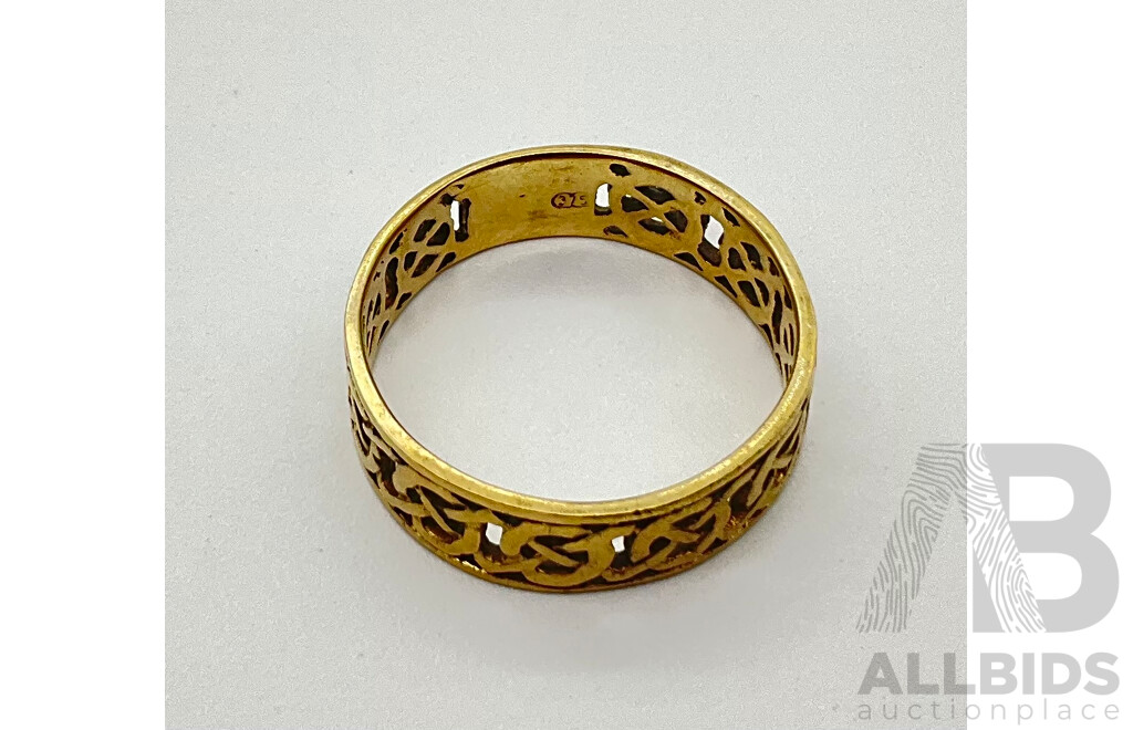 9CT Gold Ring with Celtic Design , Size R -  2.70 Grams