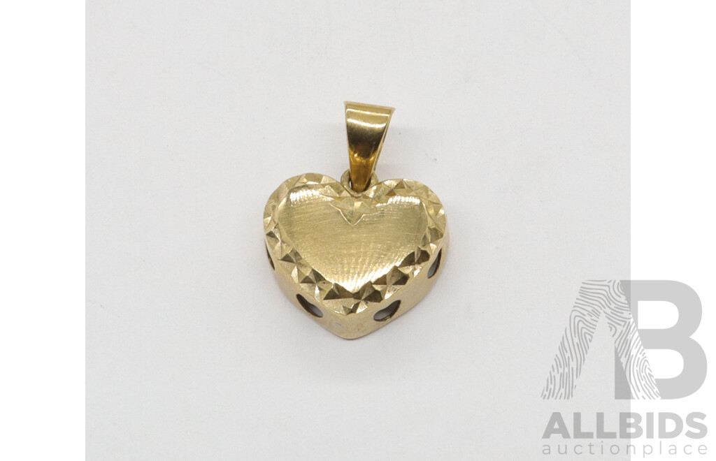 9ct Vintage Heart Pendant with 'Diamond Cut' Etched Pattern, 11.3mm X 10.5mm, 1.27 Grams