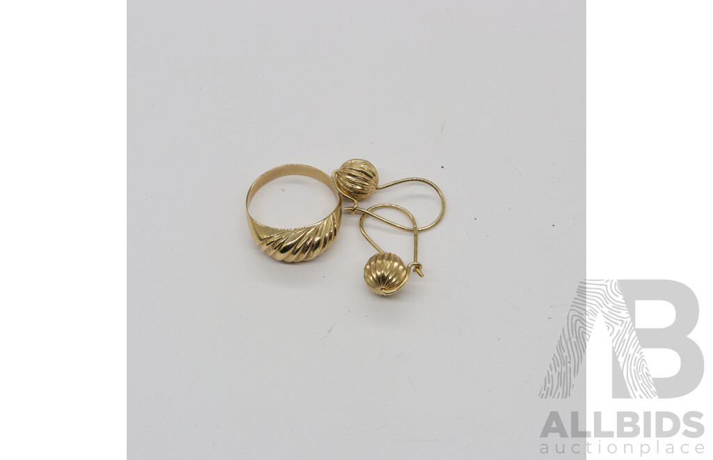 9ct Swirl Ring, Size M & Matching Swirl Bauble Earrings Set, 8mm Diameter, All Hallmarked 375, 2.27 Grams