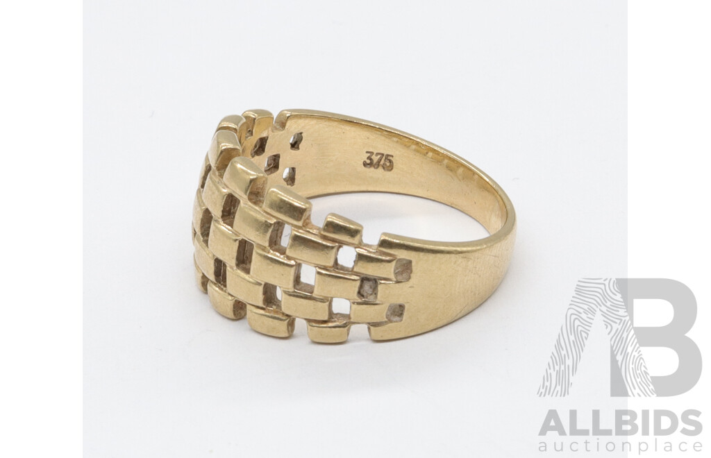 9ct Weaved Design Gold Ring, Size O, 4.77 Grams
