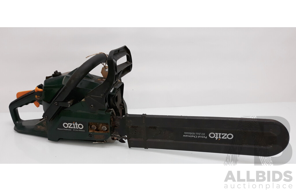 Ozito 406mm Petrol Chainsaw