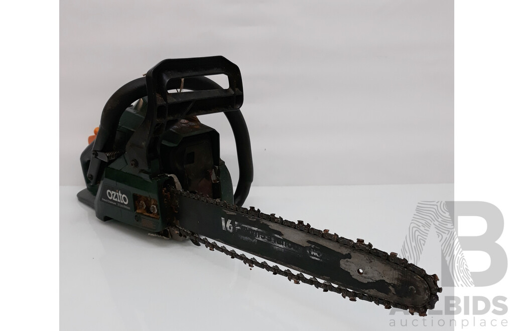 Ozito 406mm Petrol Chainsaw