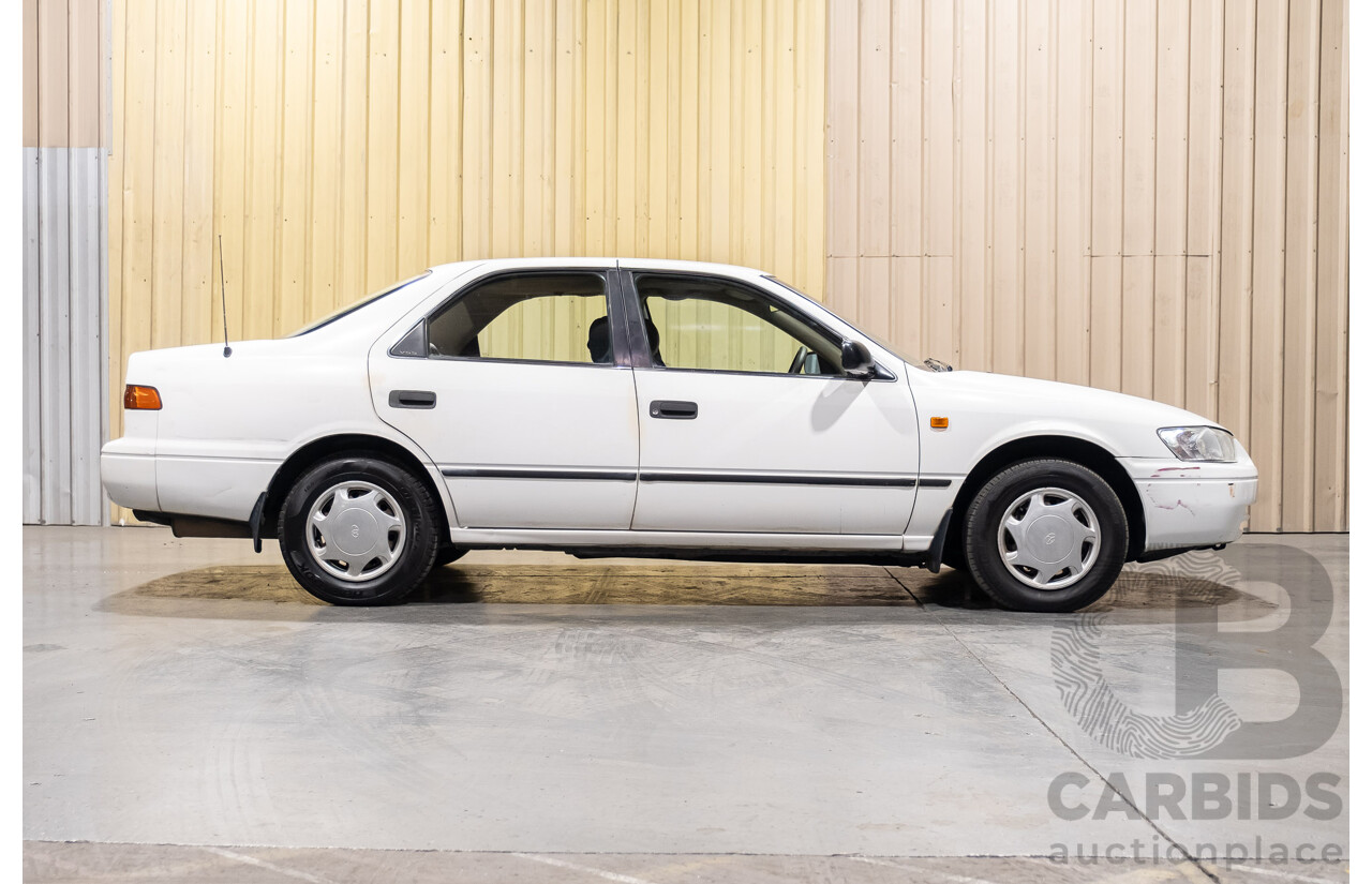 9/1998 Toyota Camry CSi SXV20R 4d Sedan White 2.2L