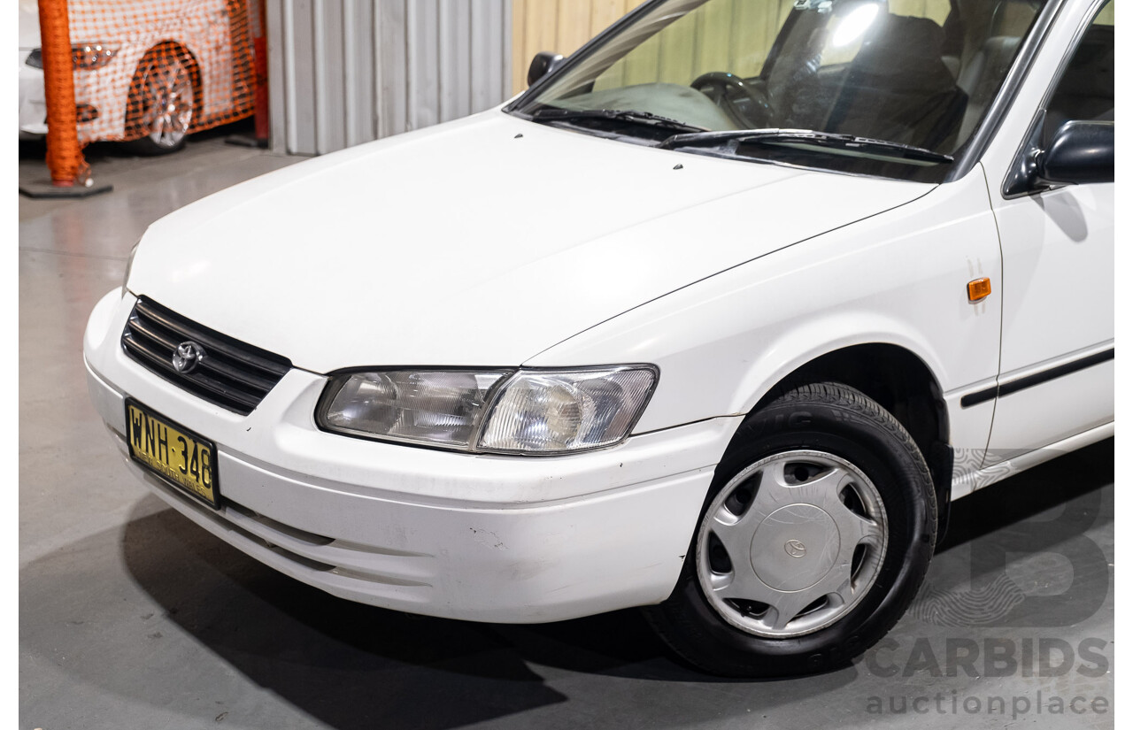 9/1998 Toyota Camry CSi SXV20R 4d Sedan White 2.2L