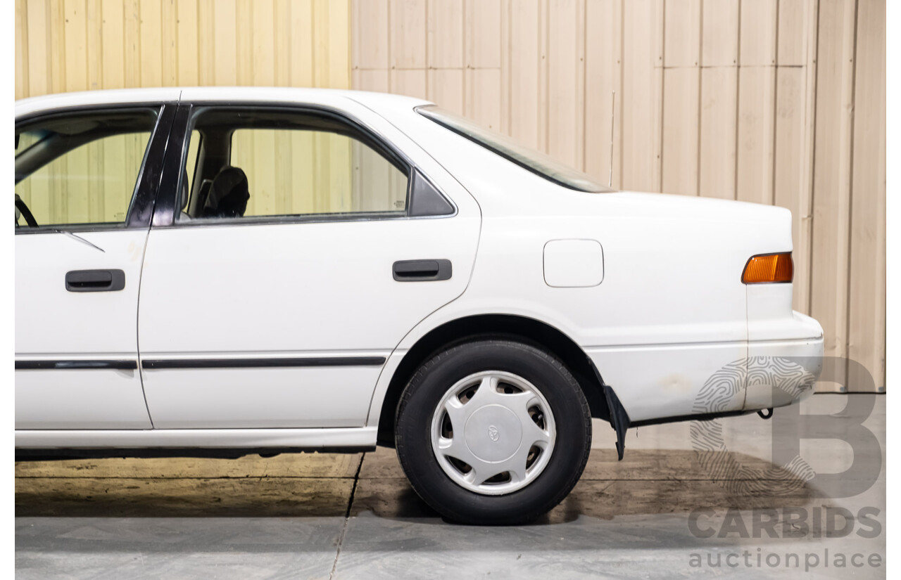 9/1998 Toyota Camry CSi SXV20R 4d Sedan White 2.2L