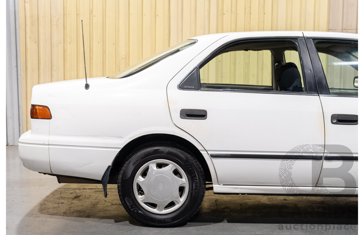 9/1998 Toyota Camry CSi SXV20R 4d Sedan White 2.2L