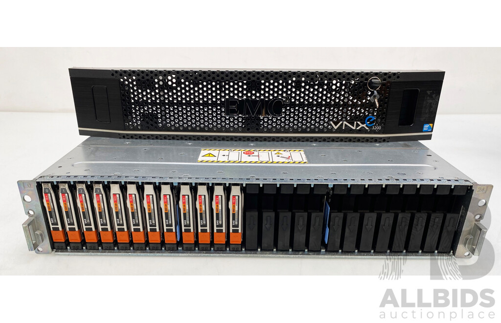 EMC (BPE25) 25 Bay Hard Drive Array W/ Controller Modules & 10.8TB Storage