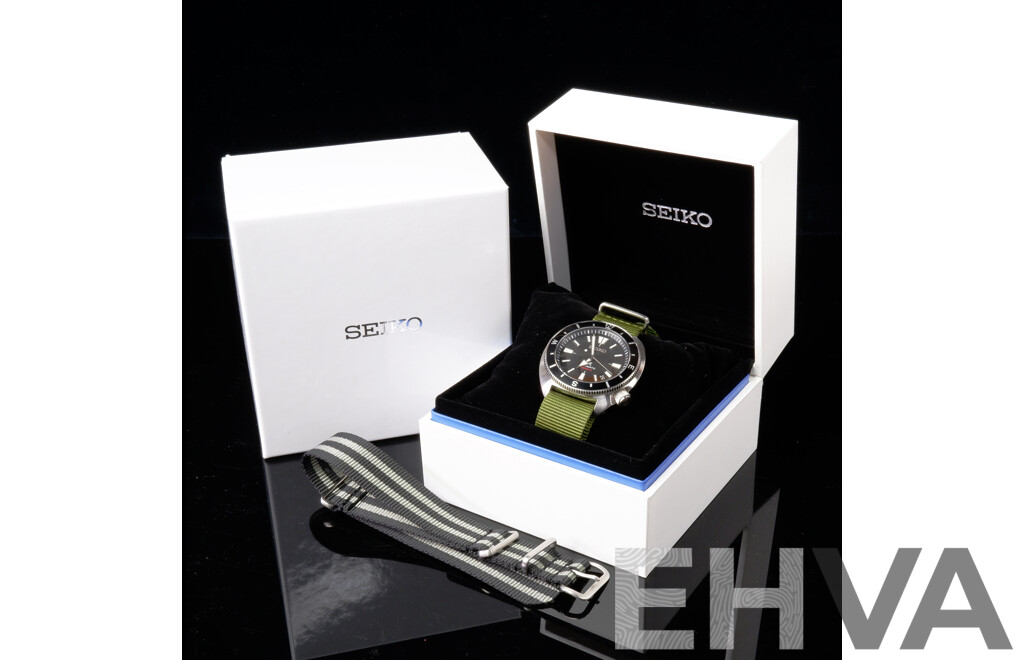 Boxed Seiko Automatic Divers Wrist Watch 4R35 04Y0